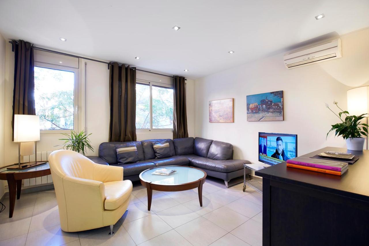 Apartamentos Calvet Barcelone Extérieur photo
