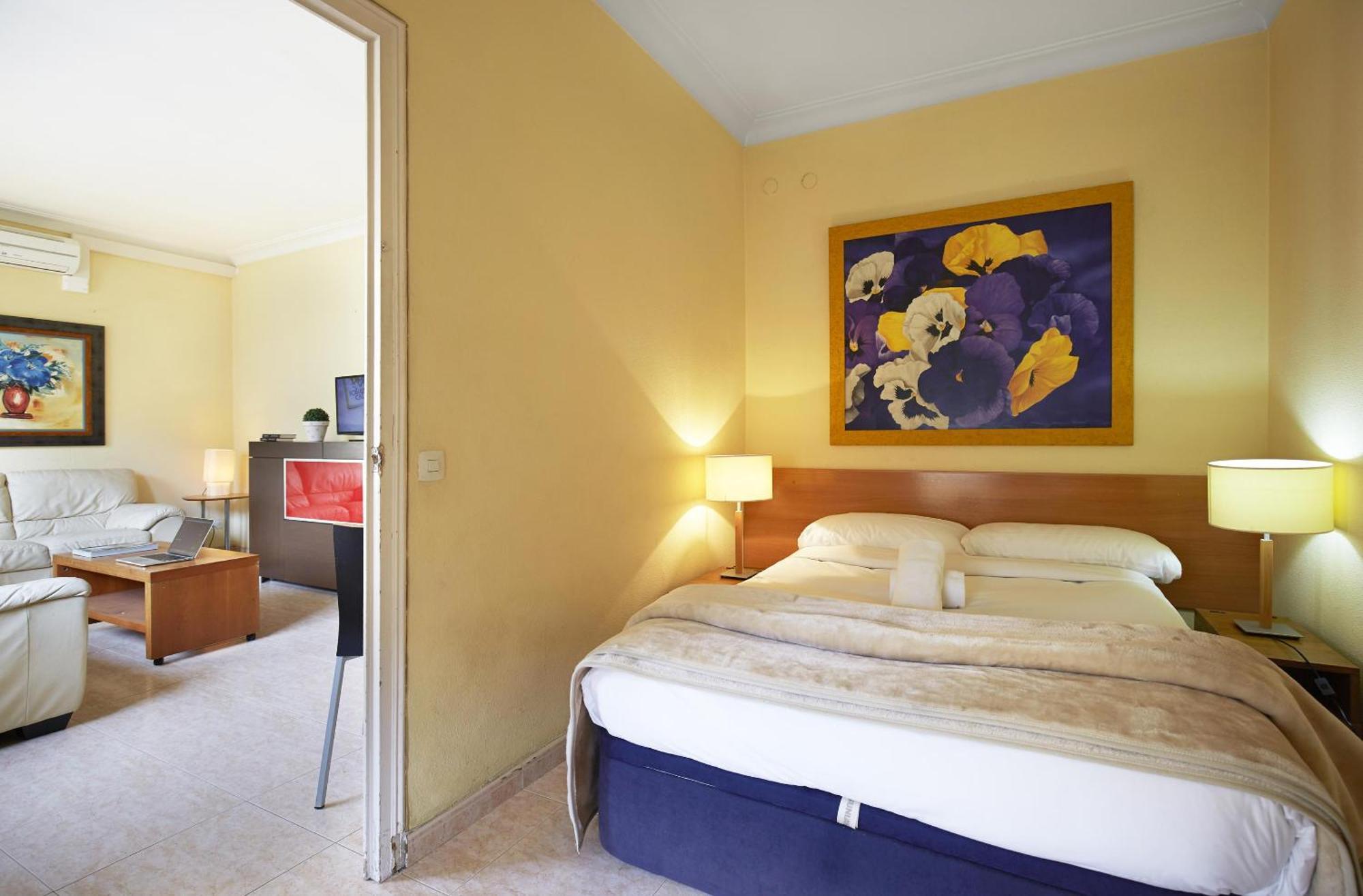 Apartamentos Calvet Barcelone Extérieur photo